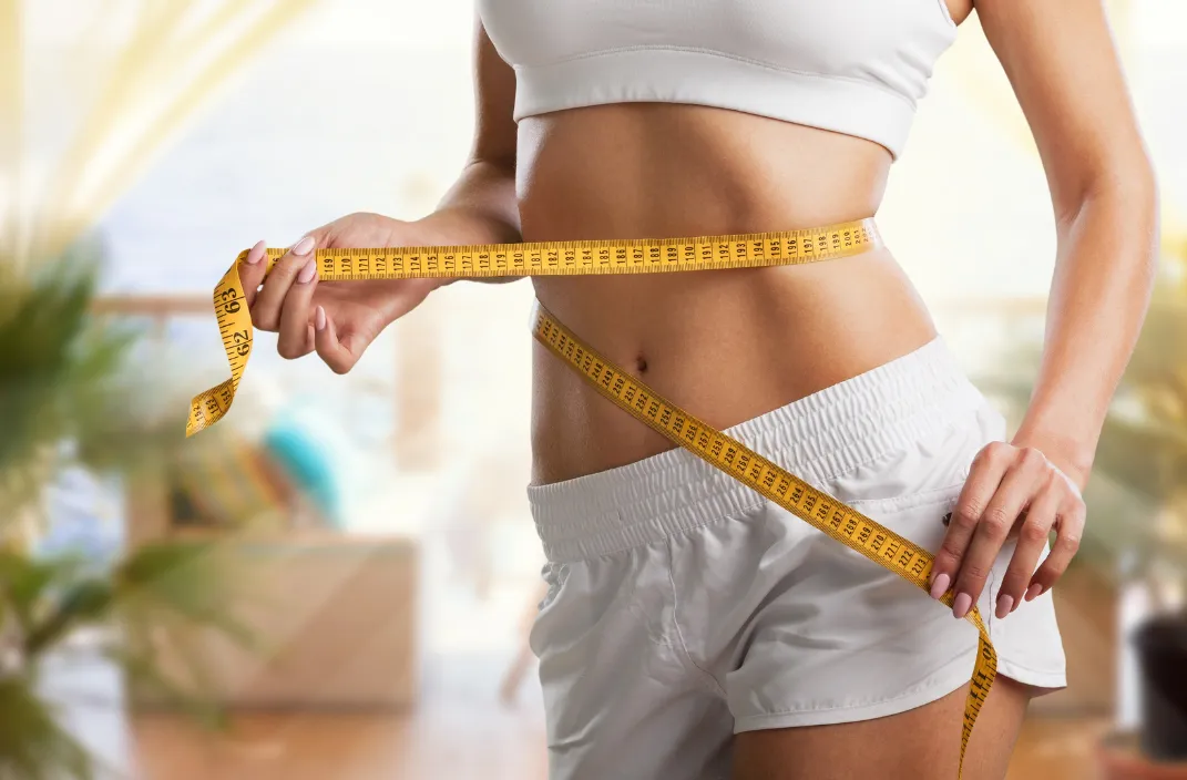 Sauna time reduces water weight as you sweat out toxins and eliminate waste through sweat.