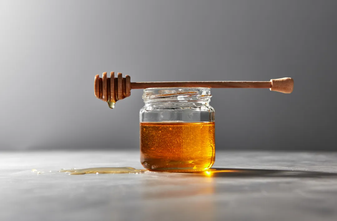 Fructose is a FODMAP that can be found in honey. 