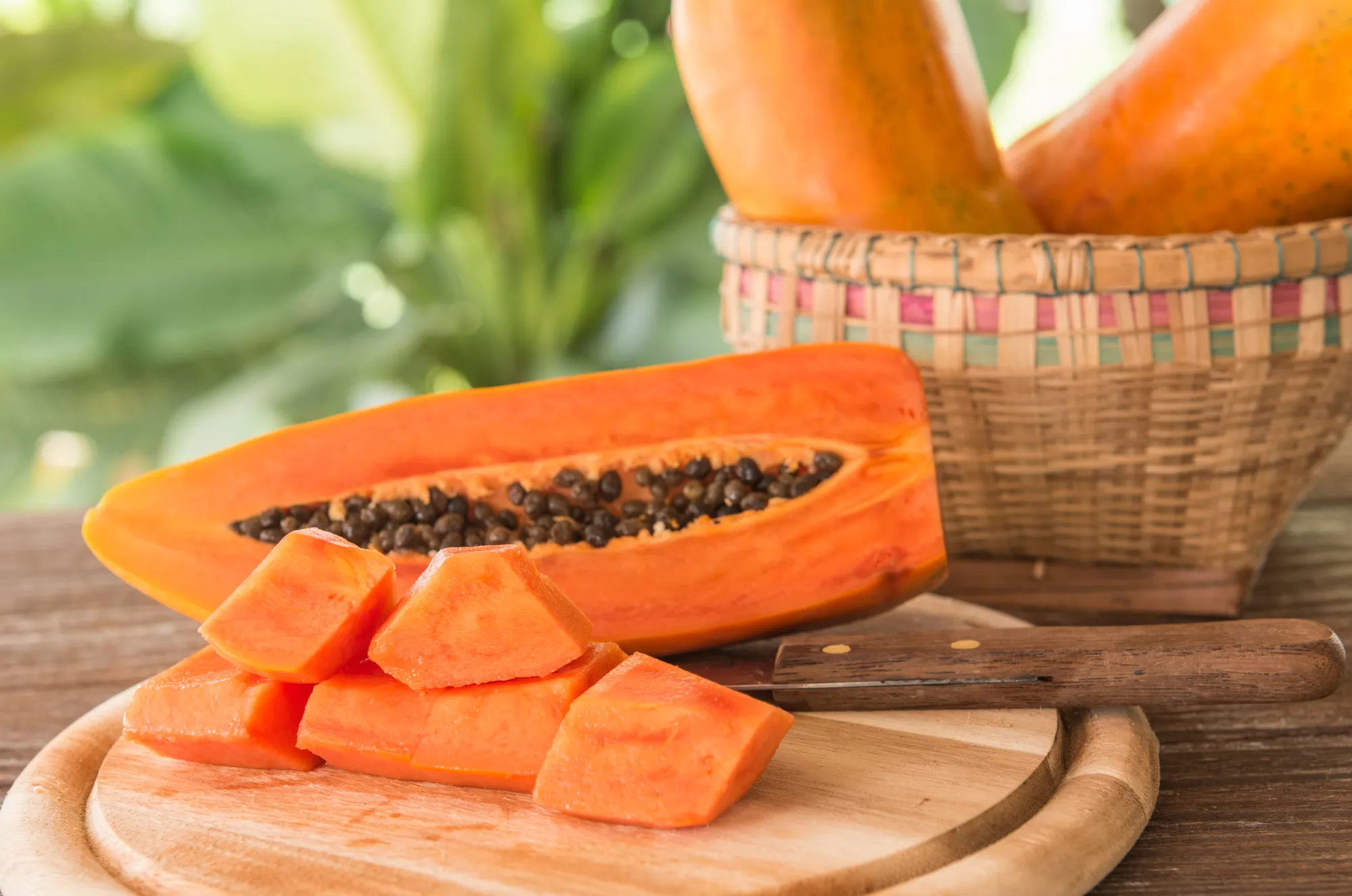 Fresh fruits like papaya are conventionally grown fruits.