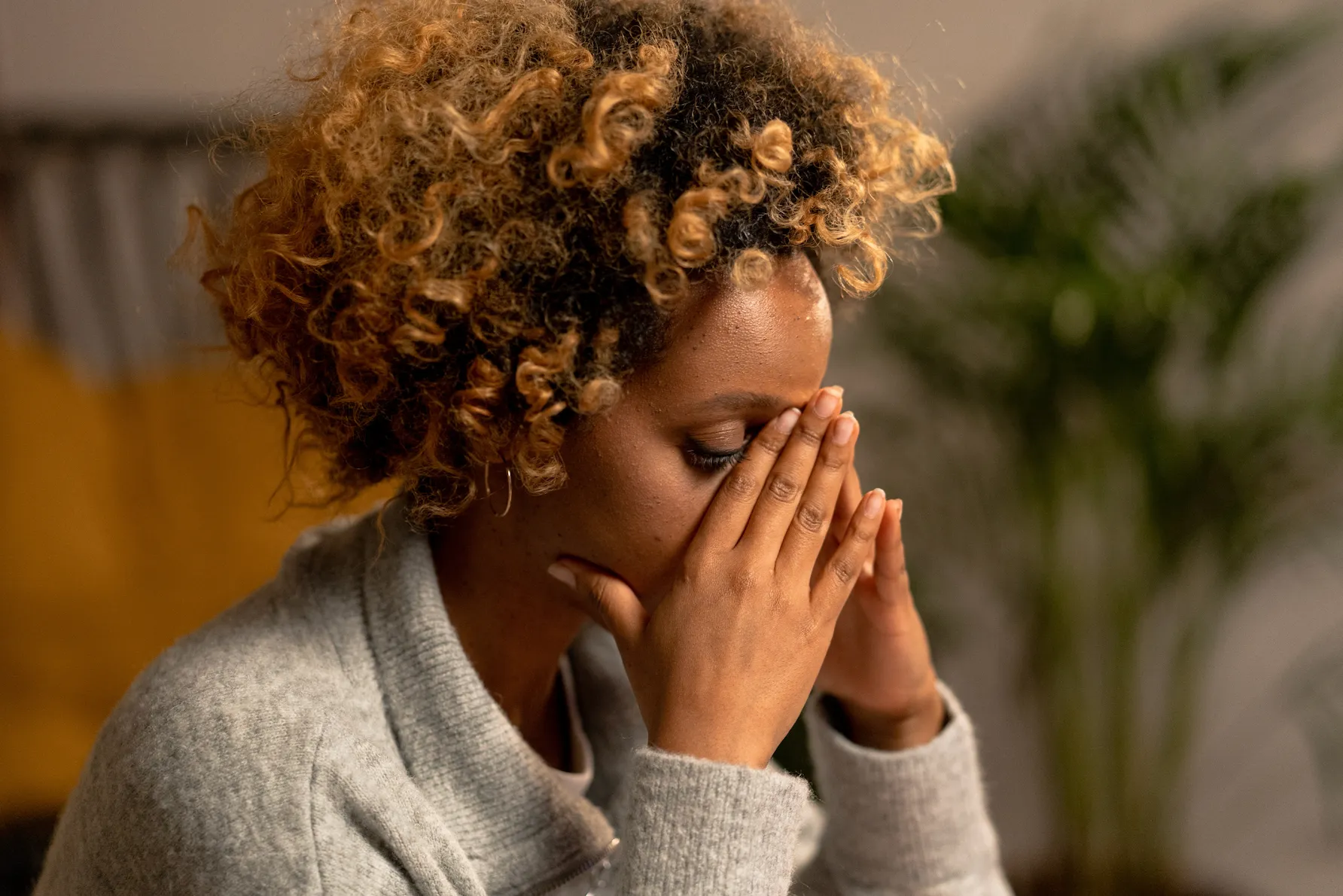 Due to this plants ability to reduce stress and anxiety, it can lower high blood pressure and relax the body. 